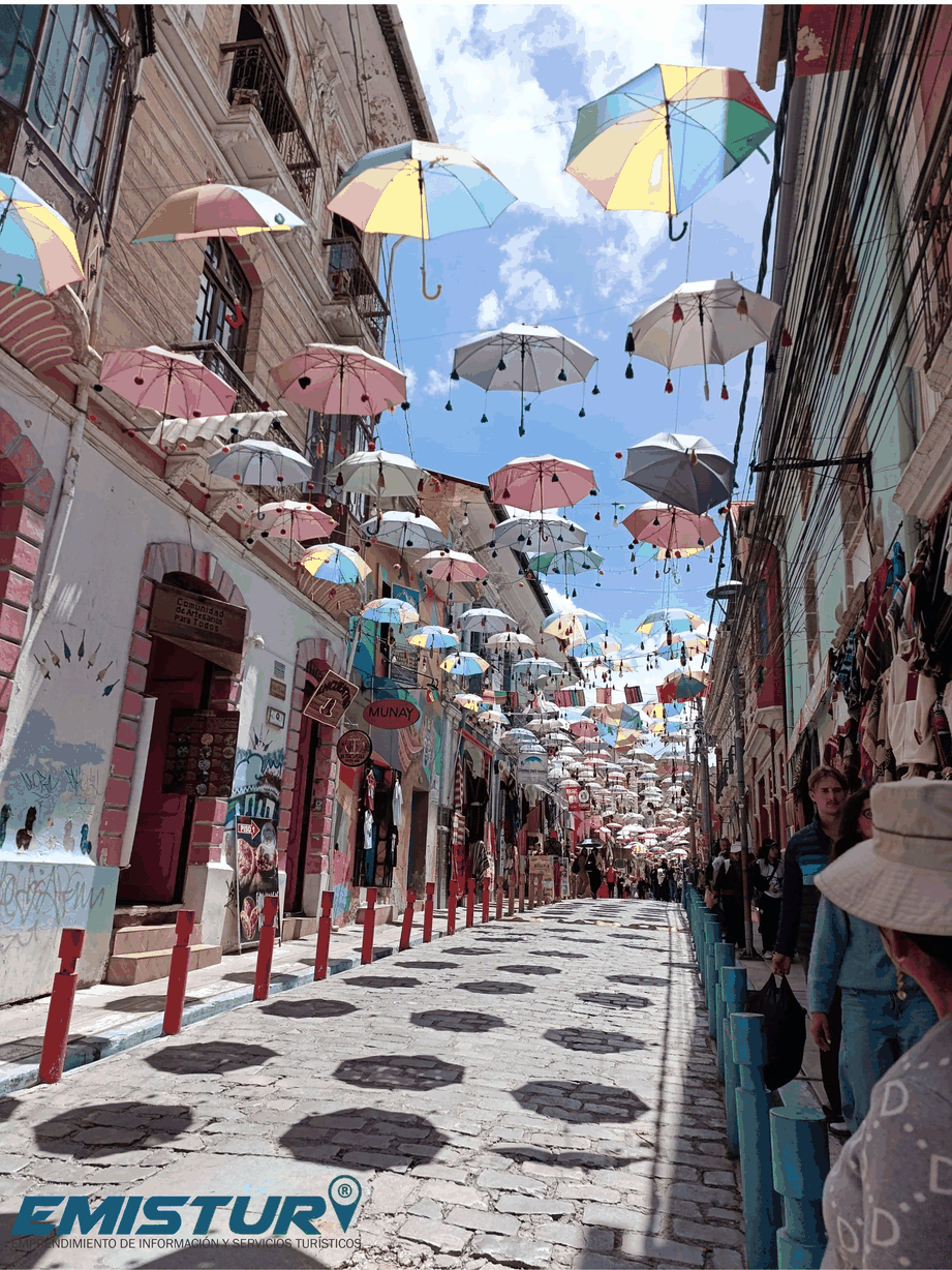 Recorrido académico por la tradicional Calle Jaén, uno de los sectores coloniales más emblemáticos de La Paz, reconocido por su arquitectura histórica, museos y atractivo turístico cultural.
